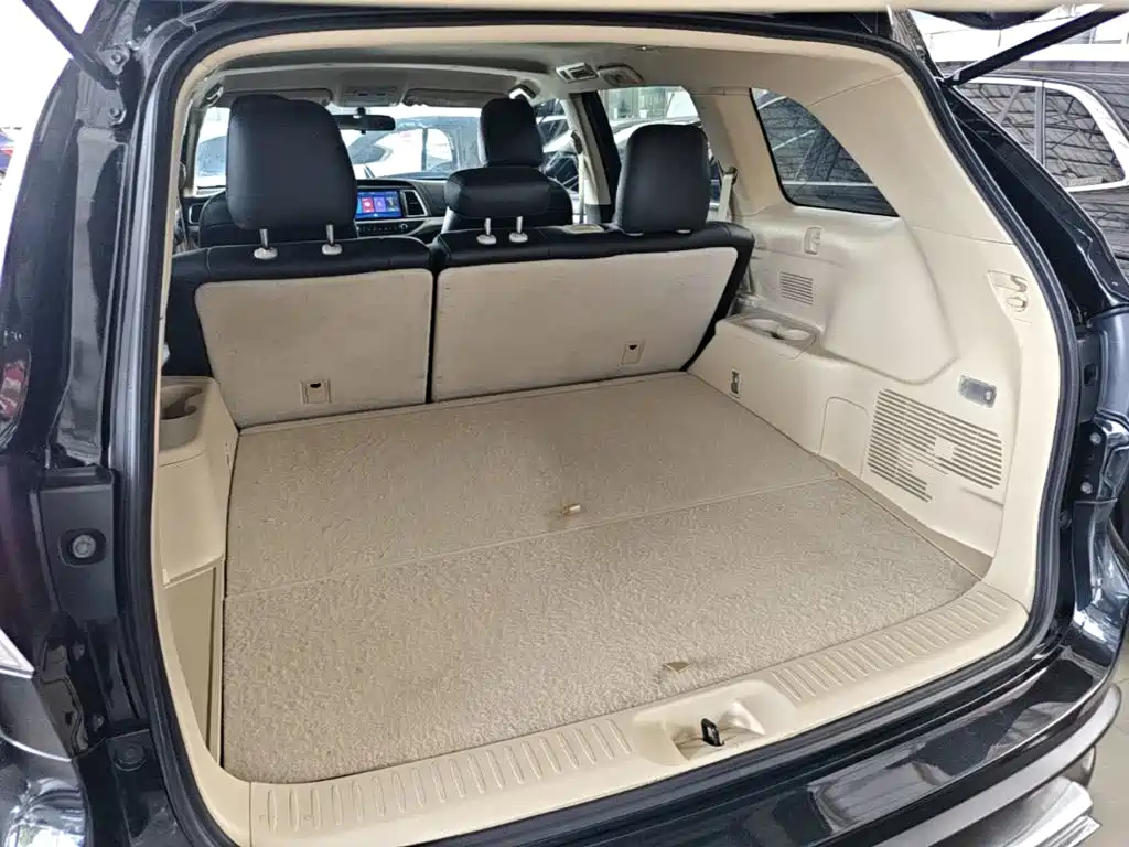 Toyota Highlander — фото 19