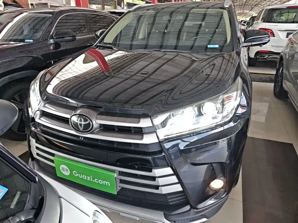 Toyota Highlander — фото 3