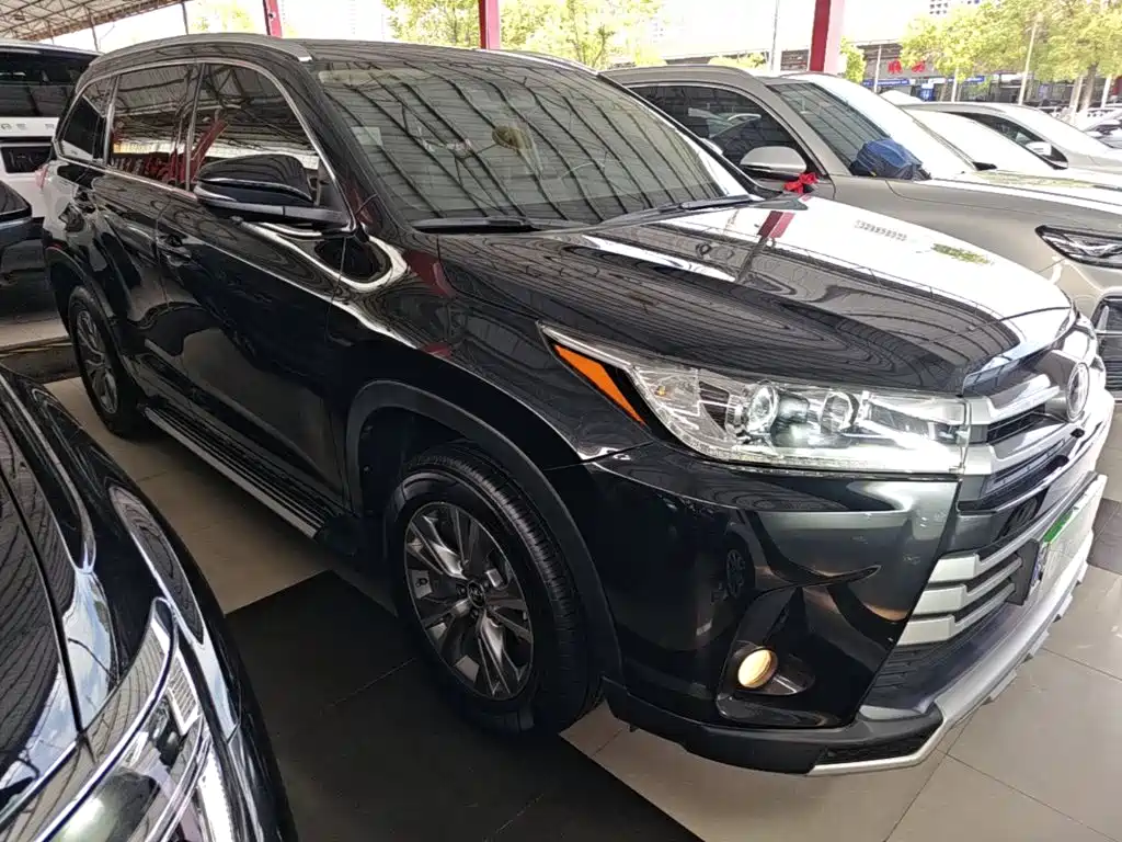 Toyota Highlander — фото 4