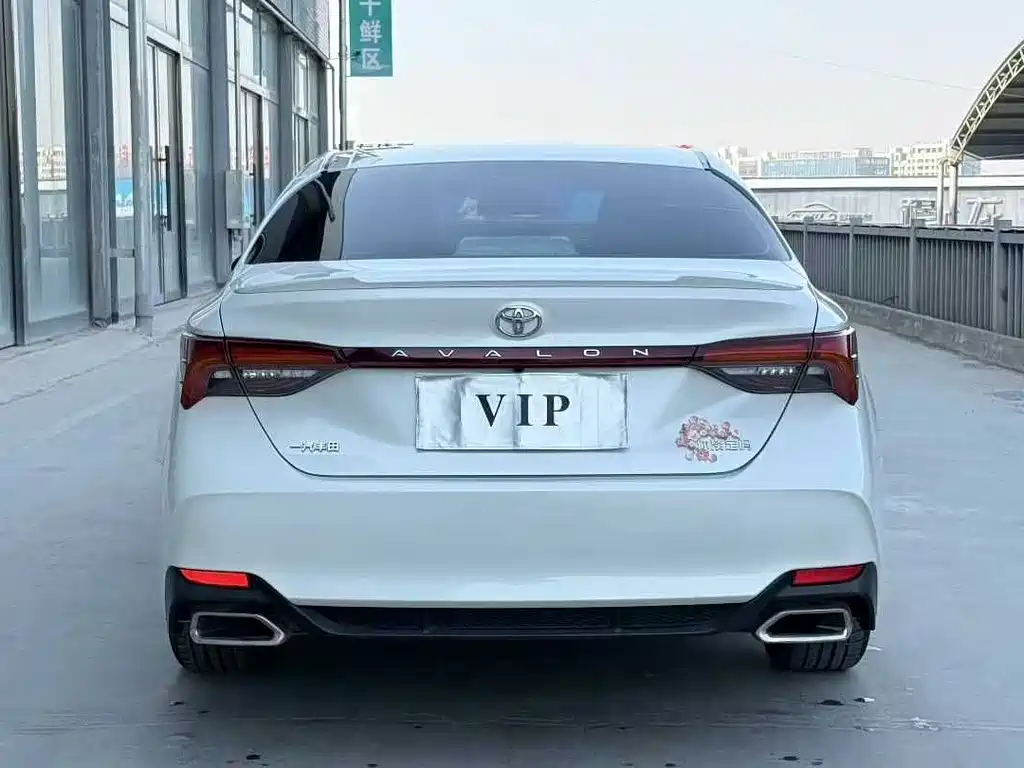 Toyota Avalon — фото 5