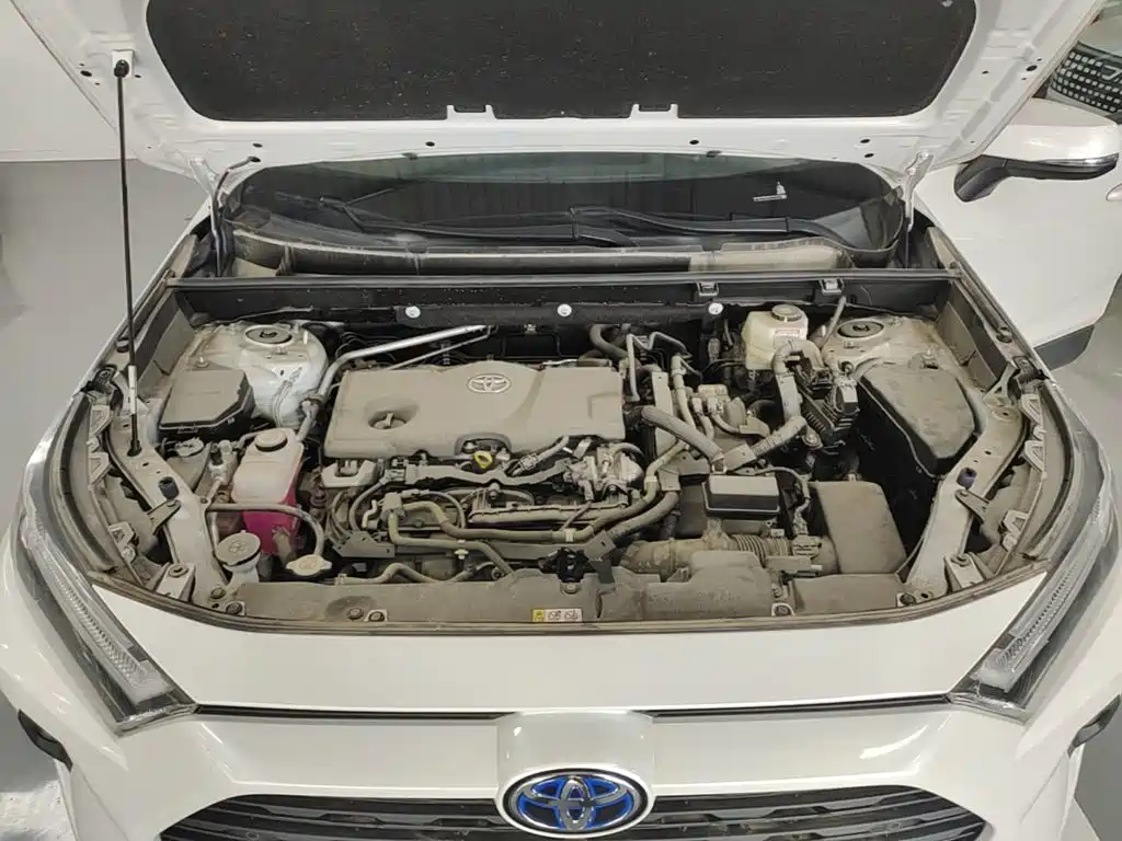 Toyota RAV4 — фото 20