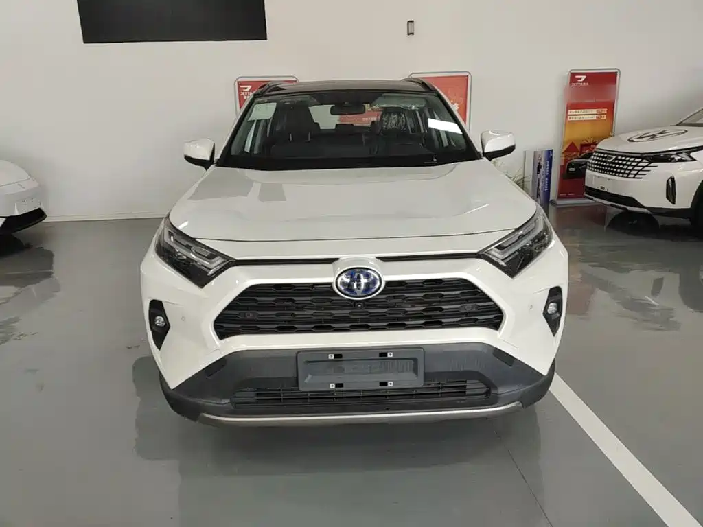 Toyota RAV4 — фото 3