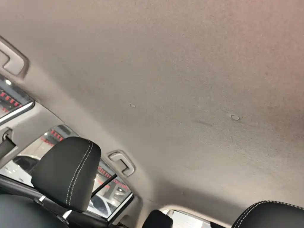 Toyota Yaris L — фото 18
