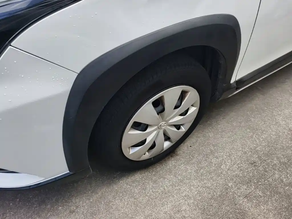 Toyota Yaris L — фото 23