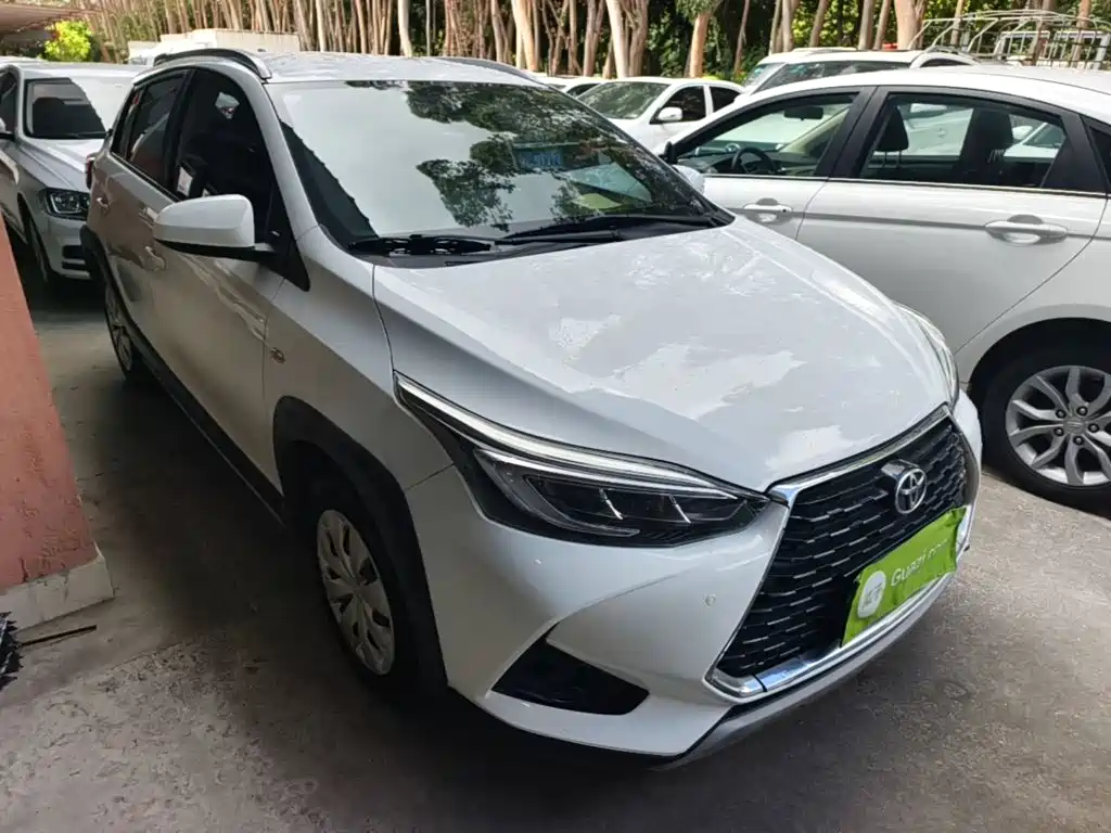 Toyota Yaris L — фото 4