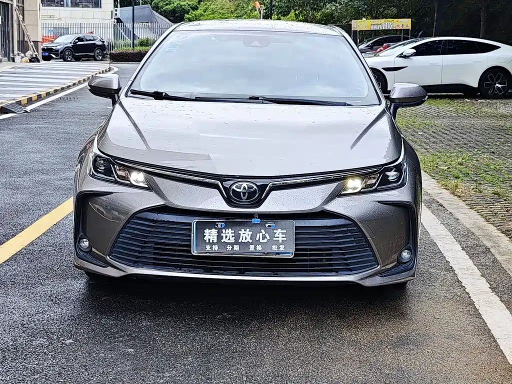 Toyota Corolla — фото 2