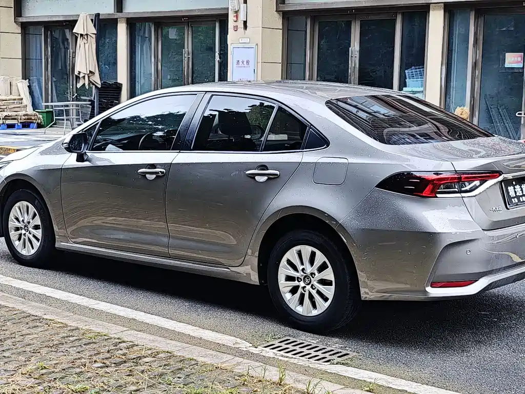 Toyota Corolla — фото 11