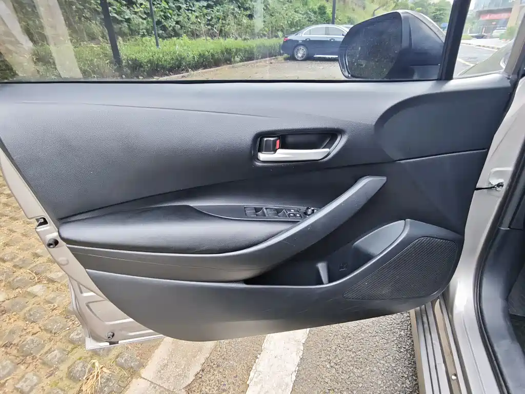 Toyota Corolla — фото 17
