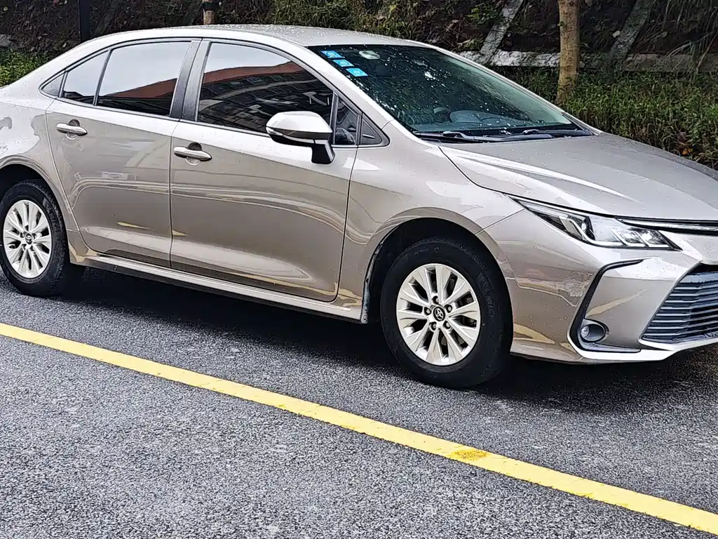 Toyota Corolla — фото 3