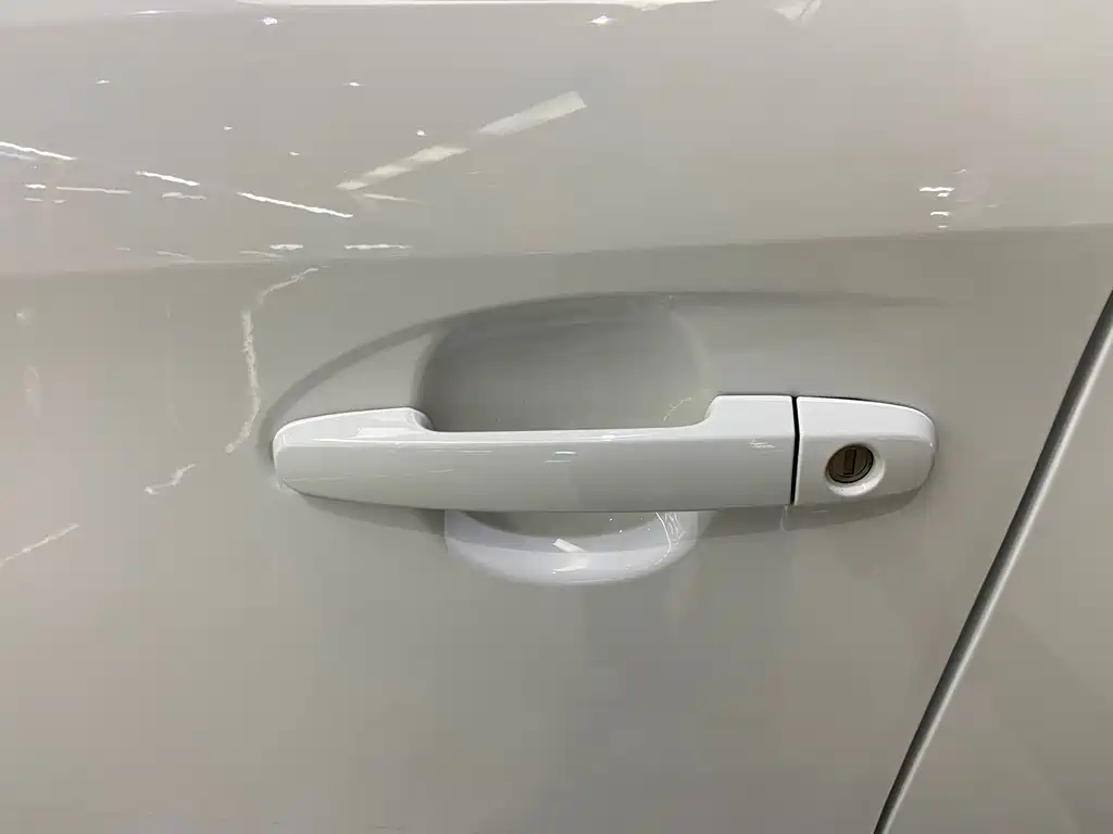 Toyota Yaris L — фото 14