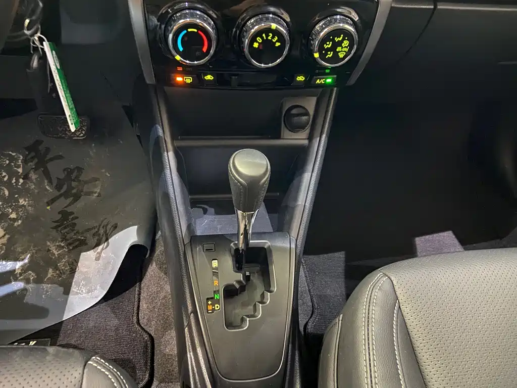 Toyota Yaris L — фото 21