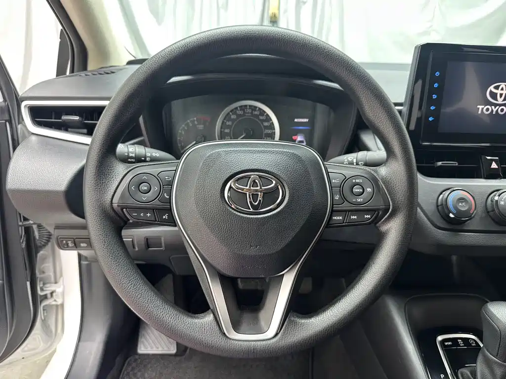 Toyota Corolla — фото 7