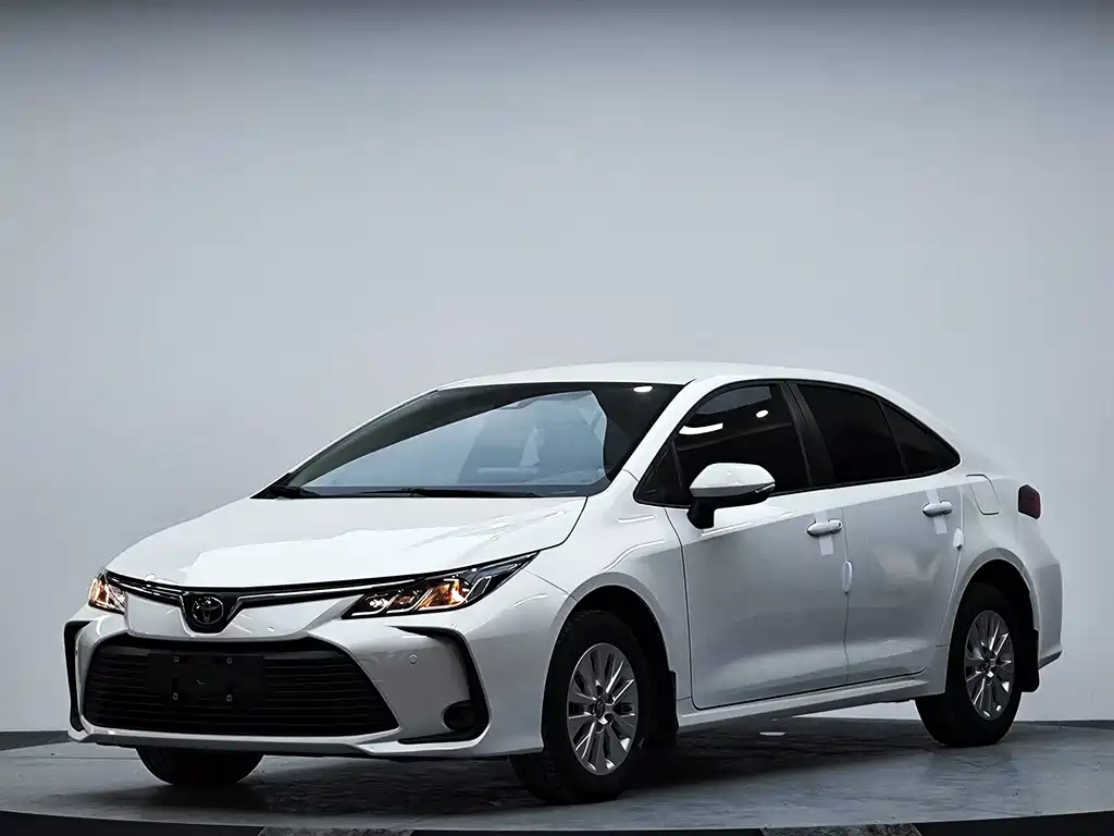 Toyota Corolla — фото 2