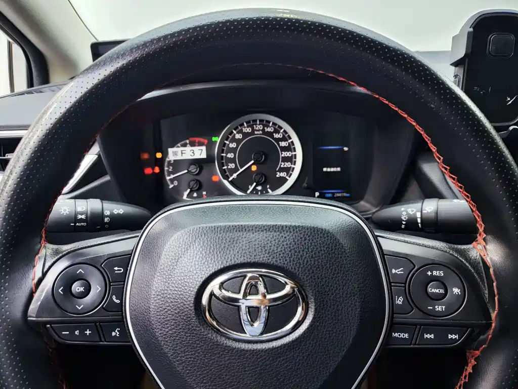 Toyota Corolla — фото 17