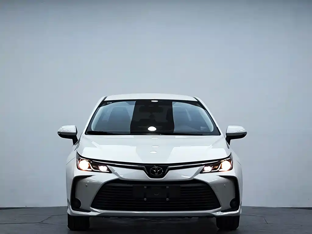 Toyota Corolla — фото 3