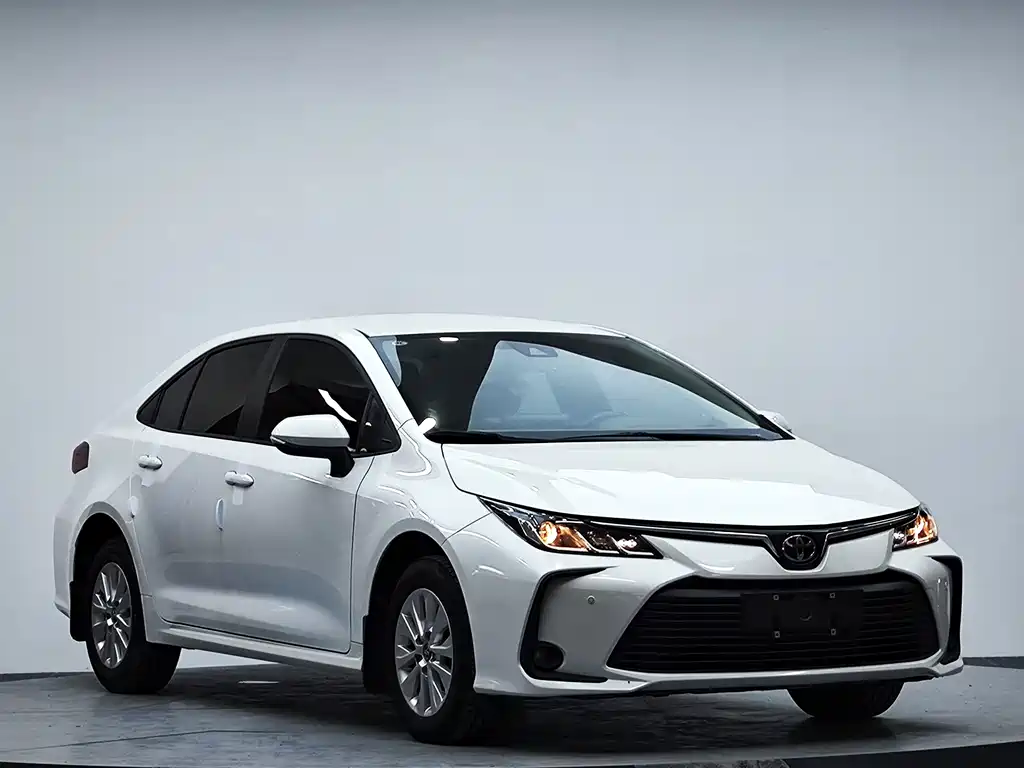Toyota Corolla — фото 4
