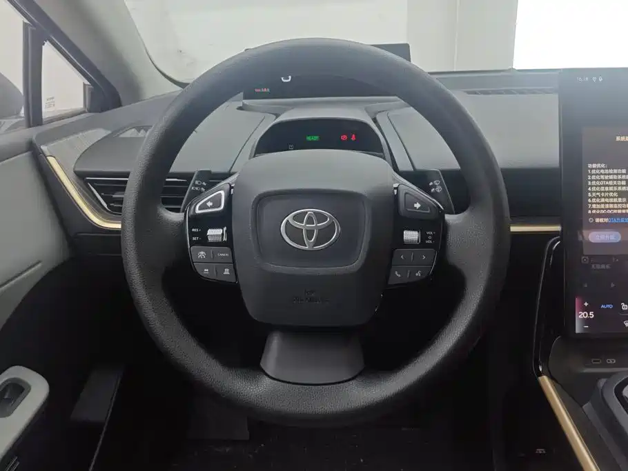 Toyota bZ3 — фото 15