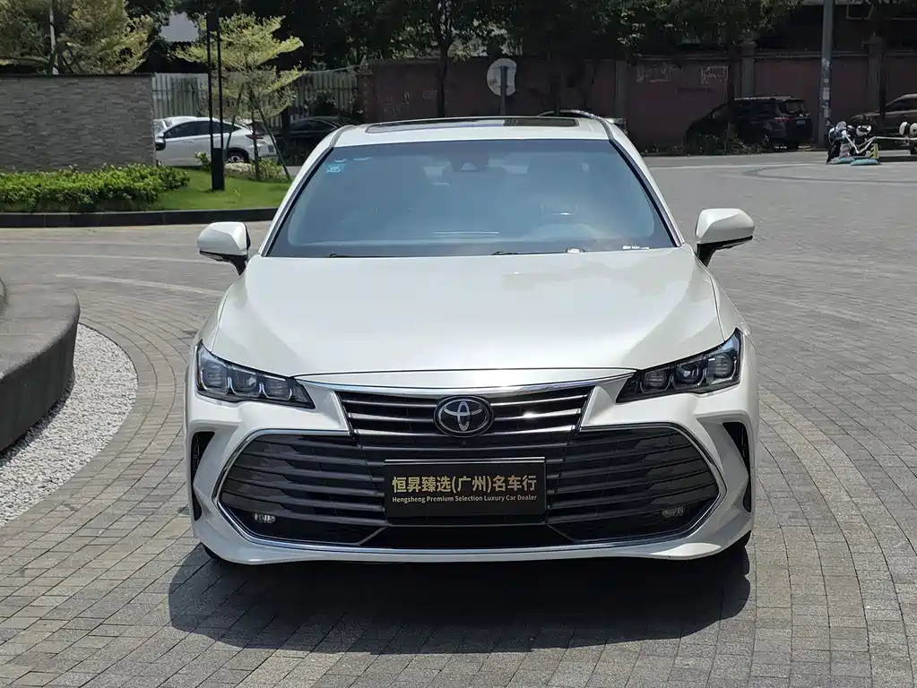 Toyota Avalon — фото 2