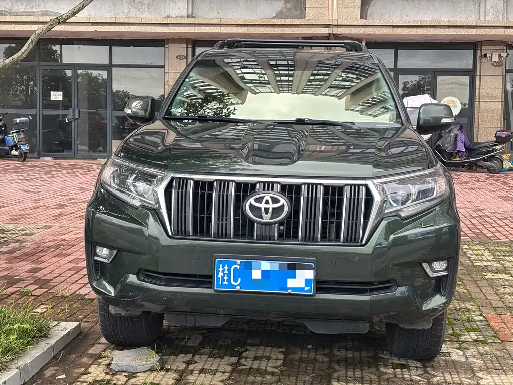 Toyota Prado — фото 2