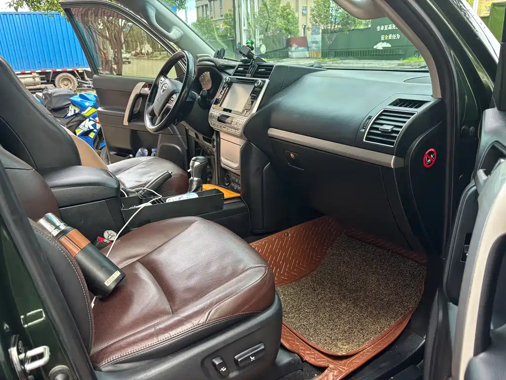 Toyota Prado — фото 10