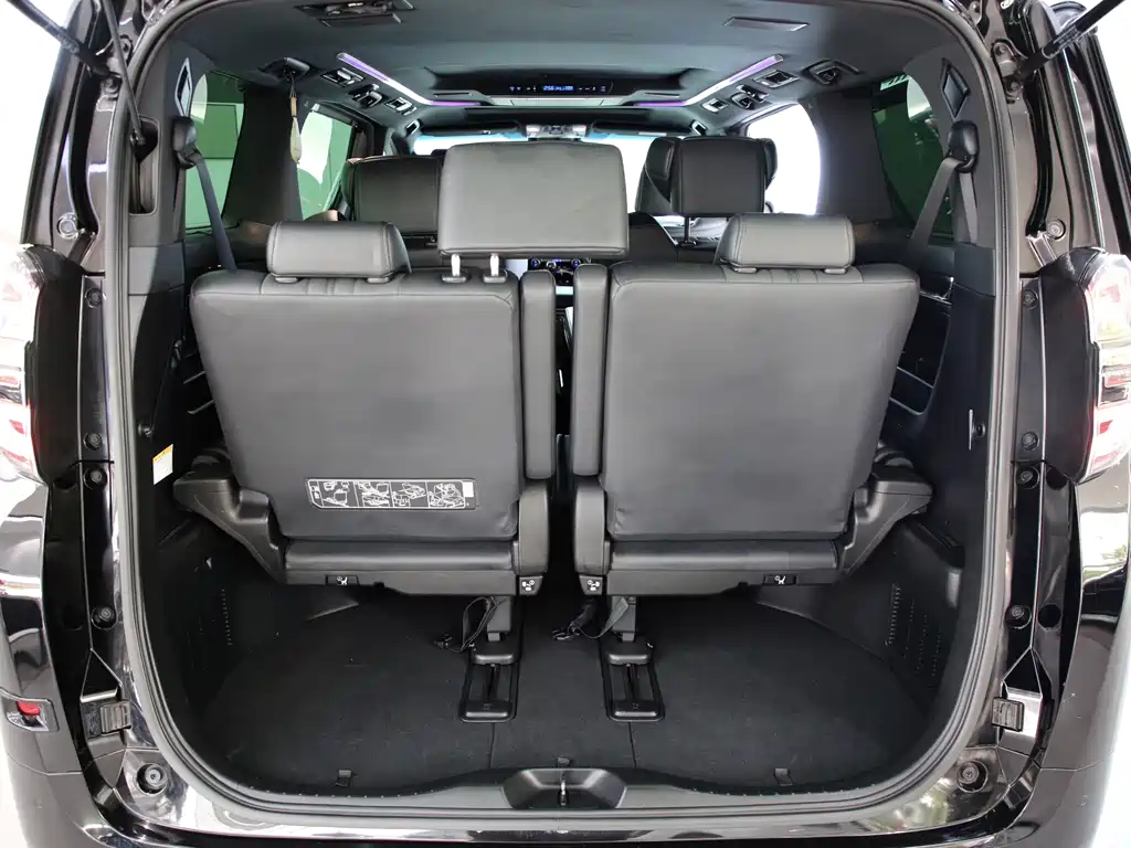 Toyota Vellfire — фото 14