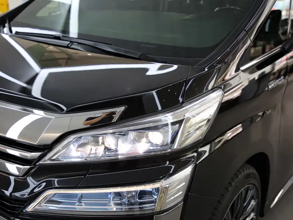 Toyota Vellfire — фото 18