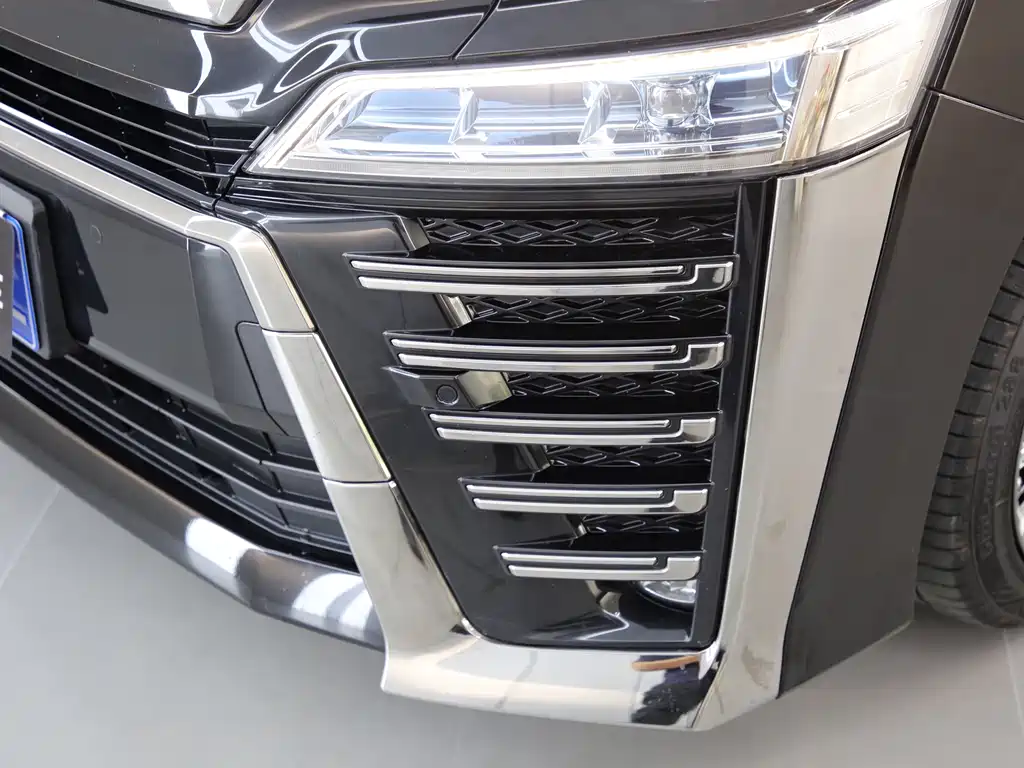 Toyota Vellfire — фото 19