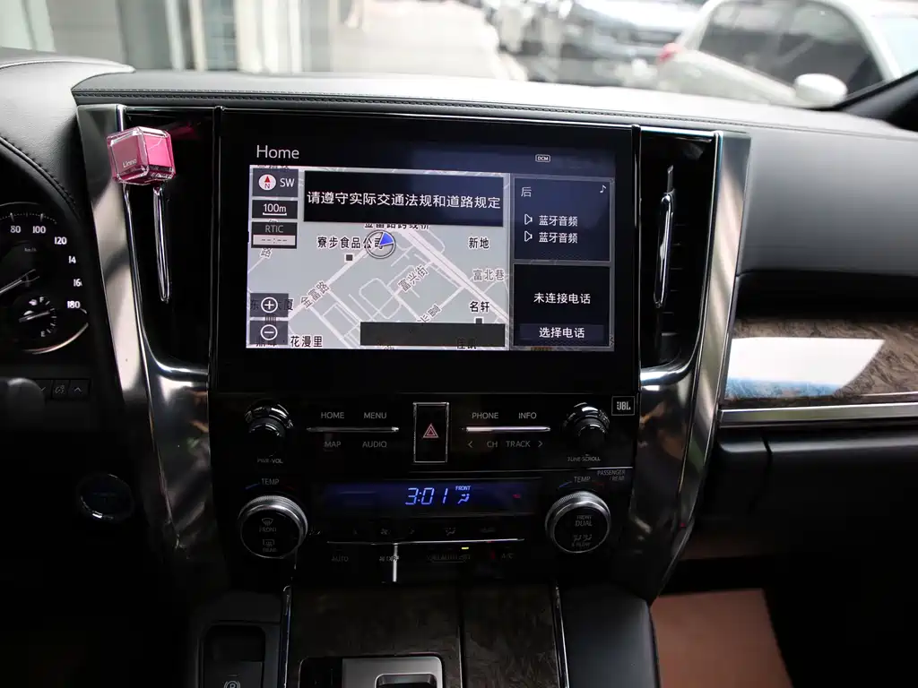 Toyota Vellfire — фото 21
