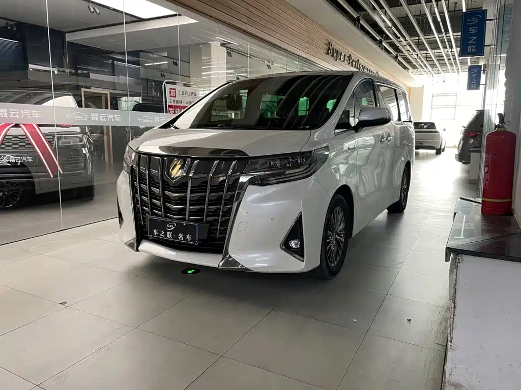 Toyota Alphard — фото 3