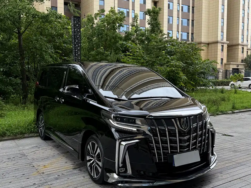 Toyota Alphard — фото 4