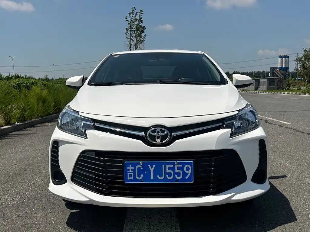 Toyota Vios — фото 2