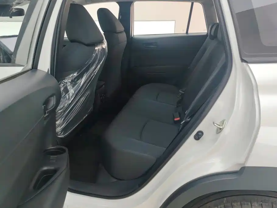 Toyota Corolla Cross — фото 11