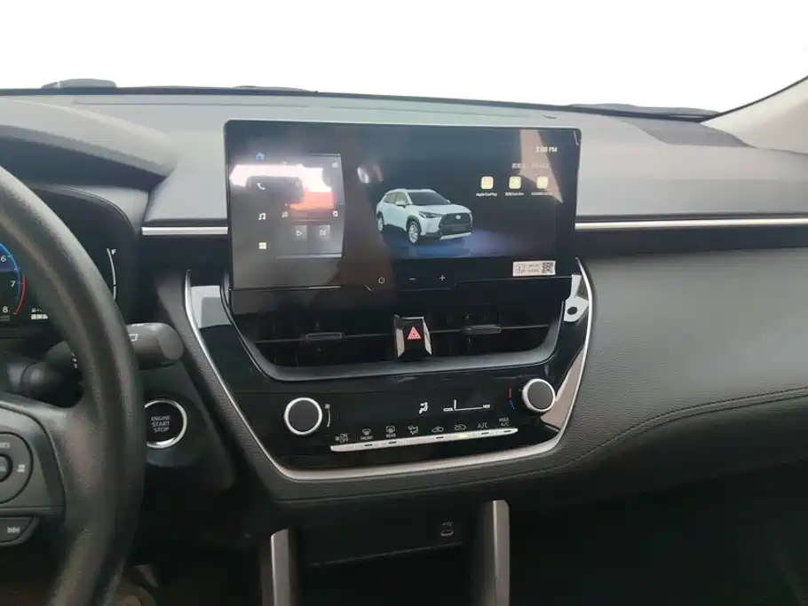 Toyota Corolla Cross — фото 13