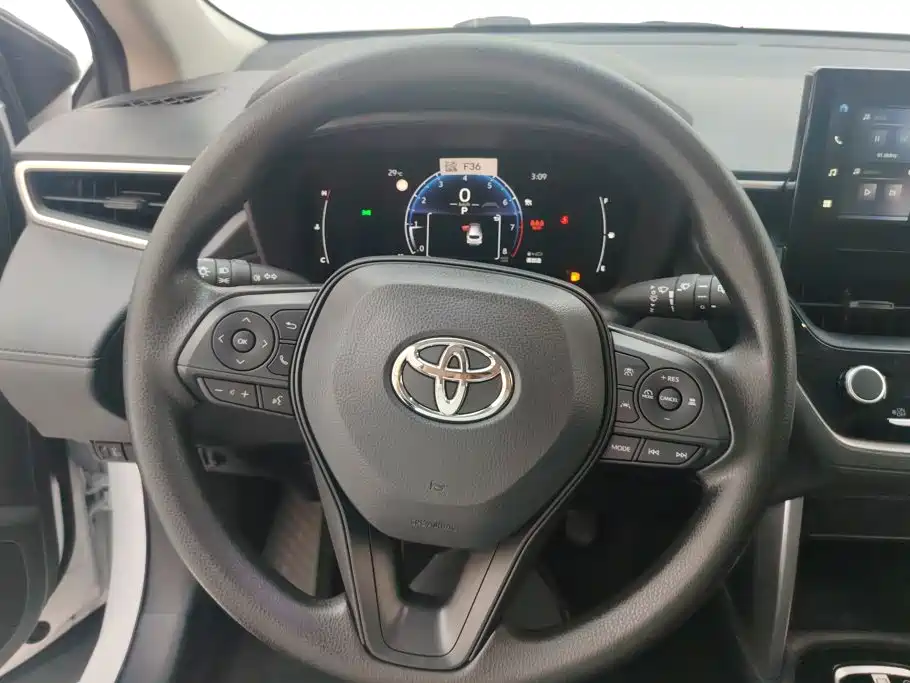 Toyota Corolla Cross — фото 15
