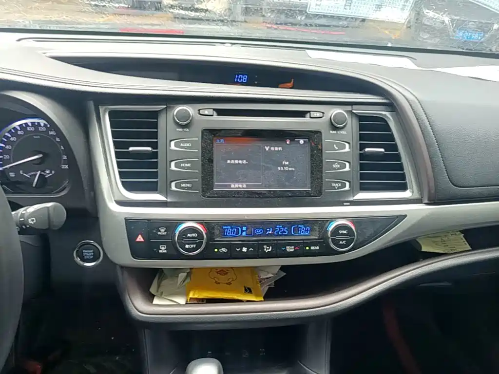 Toyota Highlander — фото 13