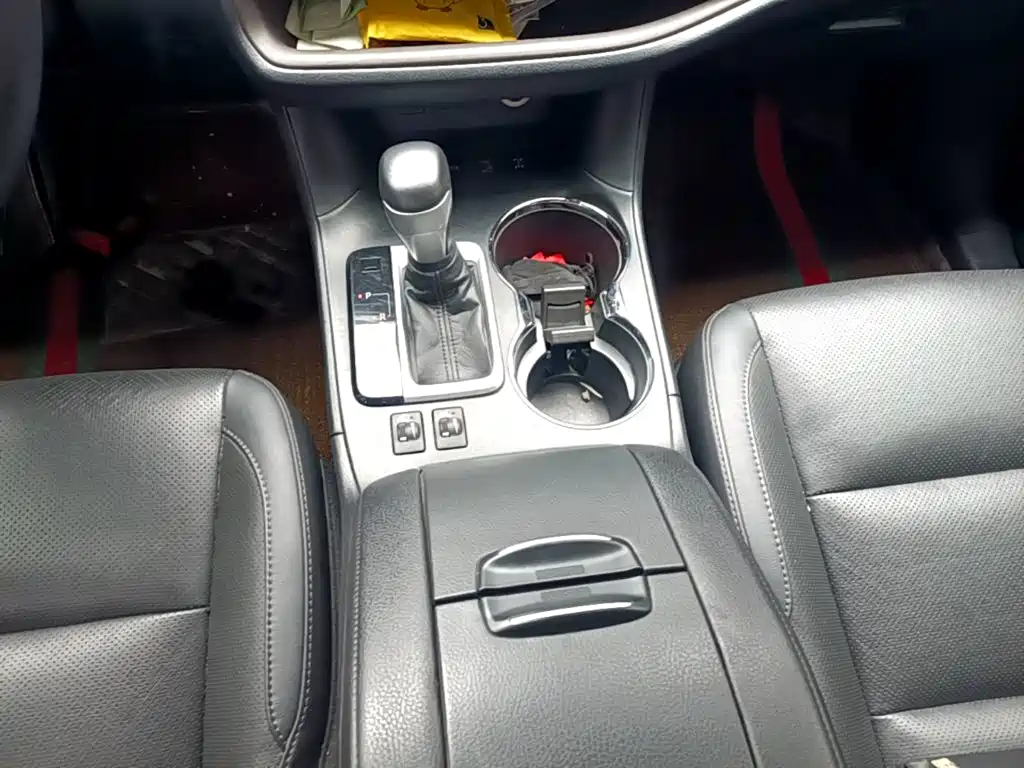 Toyota Highlander — фото 14