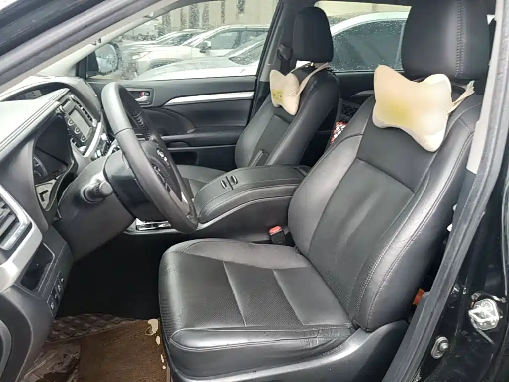 Toyota Highlander — фото 15