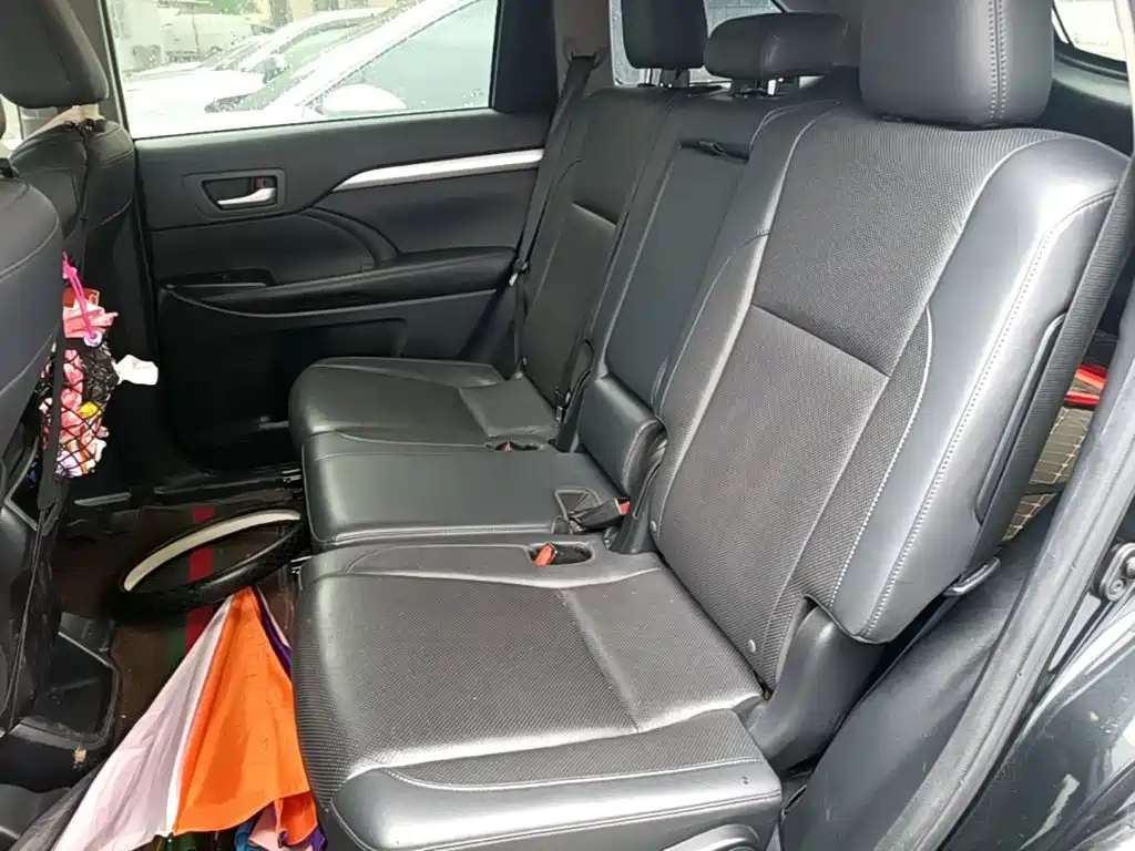 Toyota Highlander — фото 17