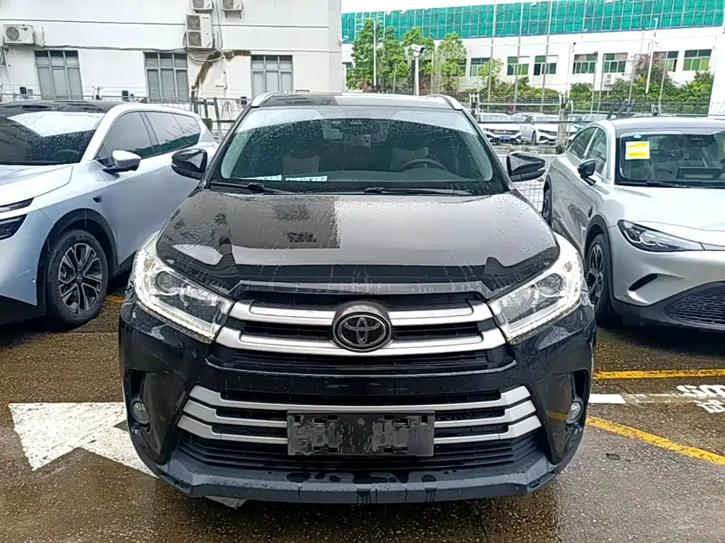 Toyota Highlander — фото 3
