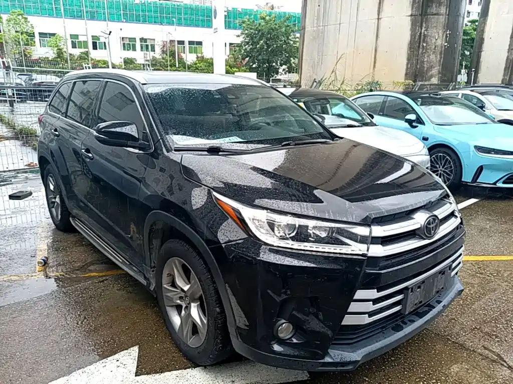 Toyota Highlander — фото 4