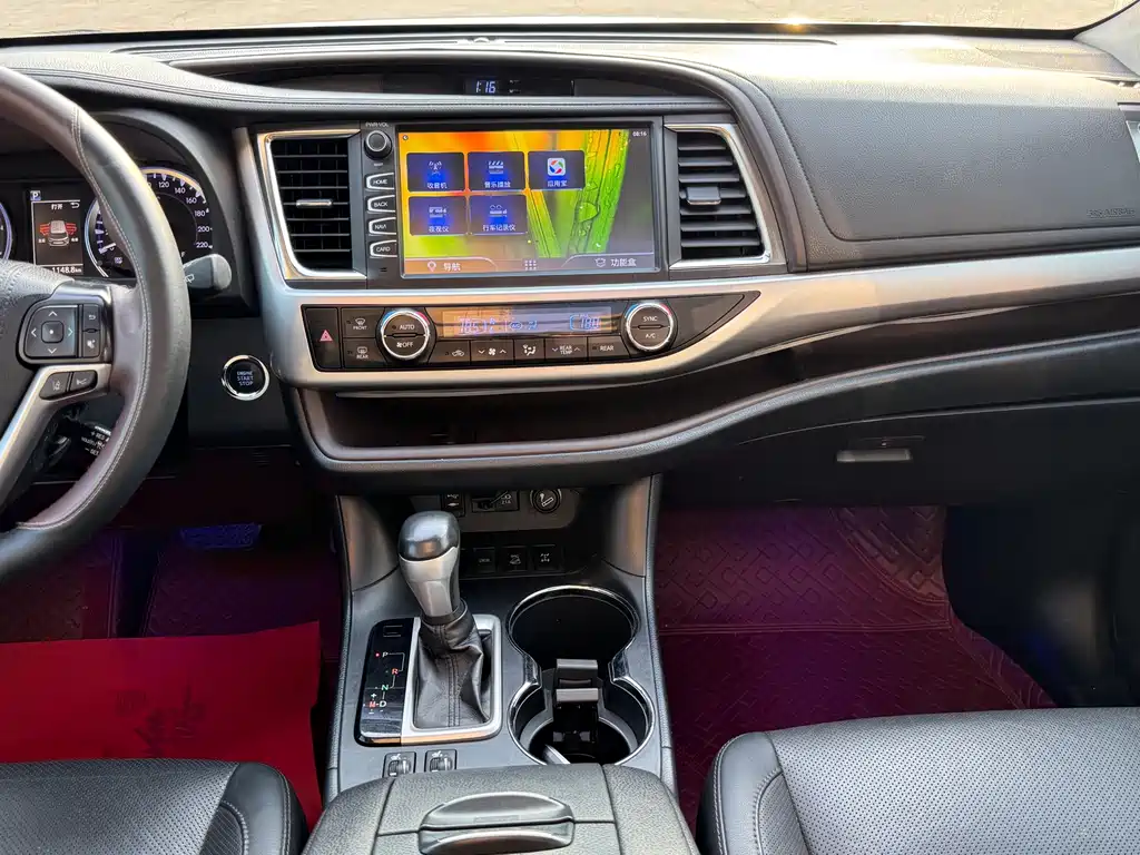 Toyota Highlander — фото 15
