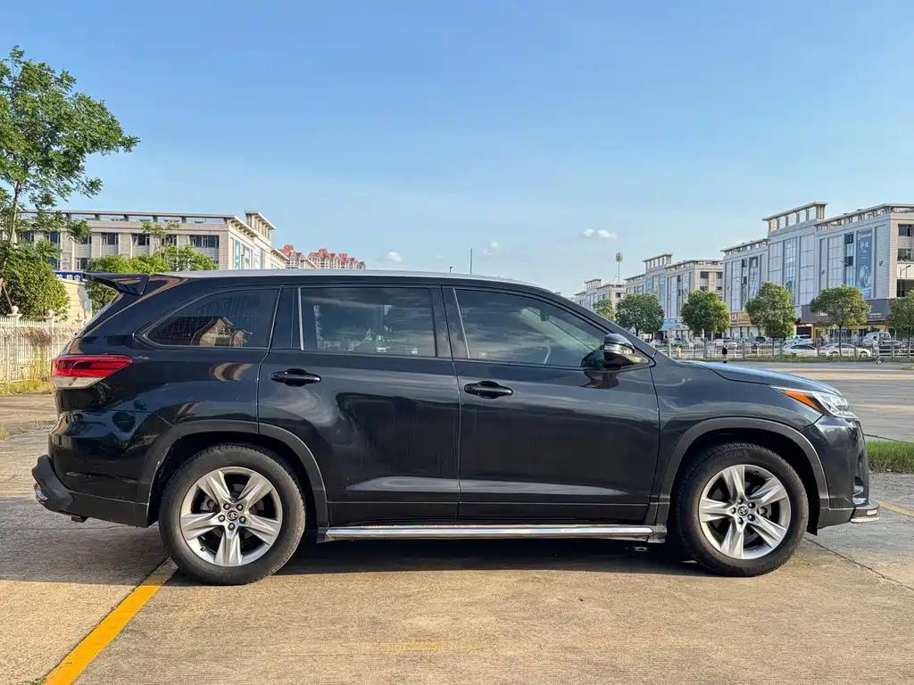 Toyota Highlander — фото 20