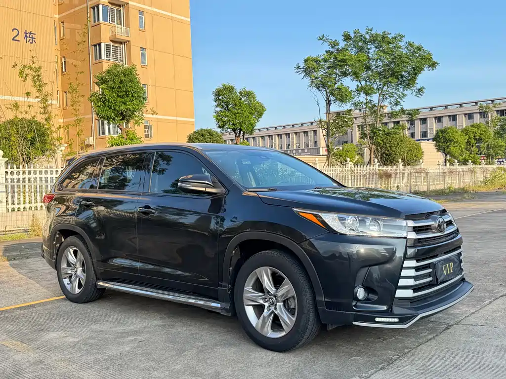 Toyota Highlander — фото 3