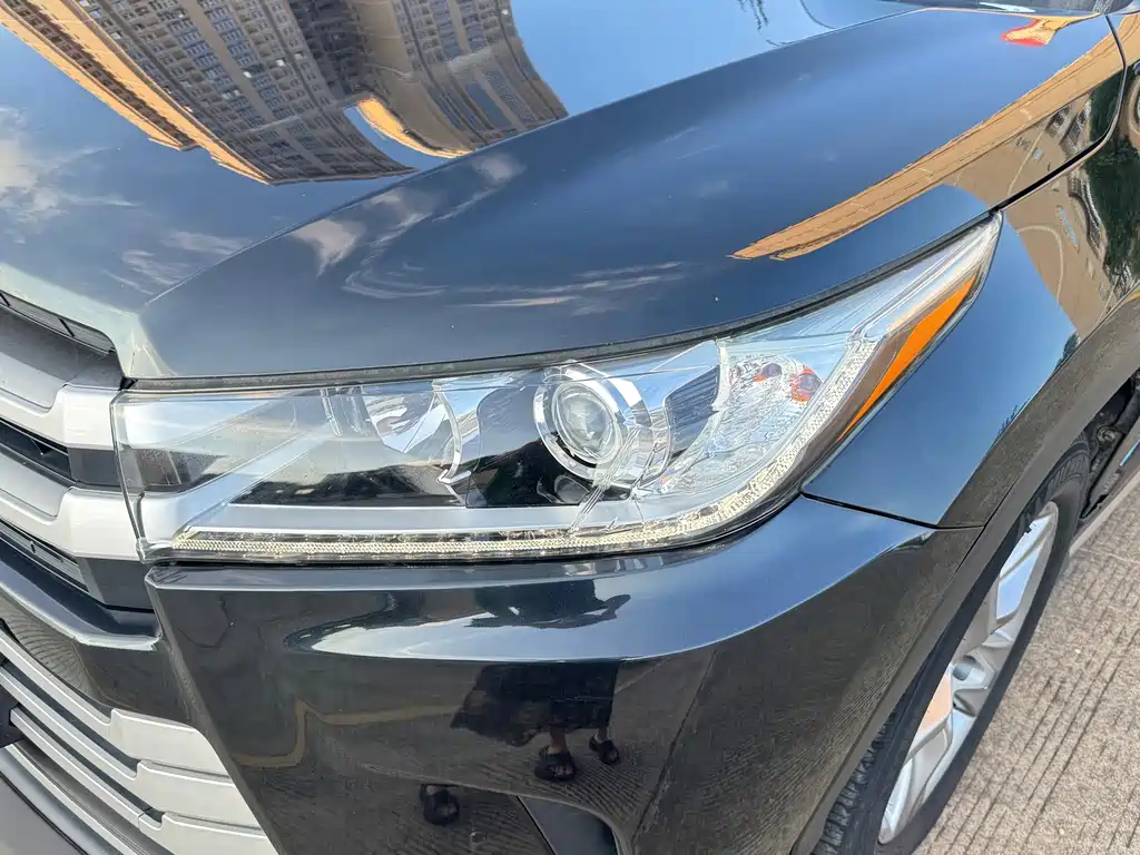 Toyota Highlander — фото 10