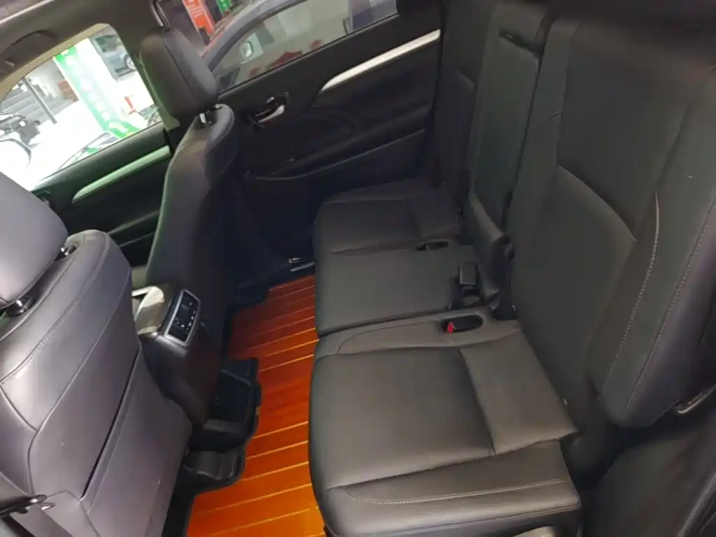 Toyota Highlander — фото 17