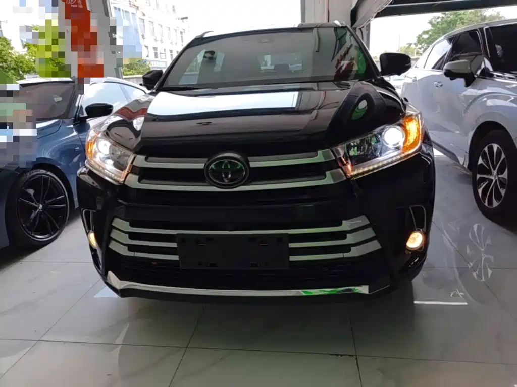 Toyota Highlander — фото 3