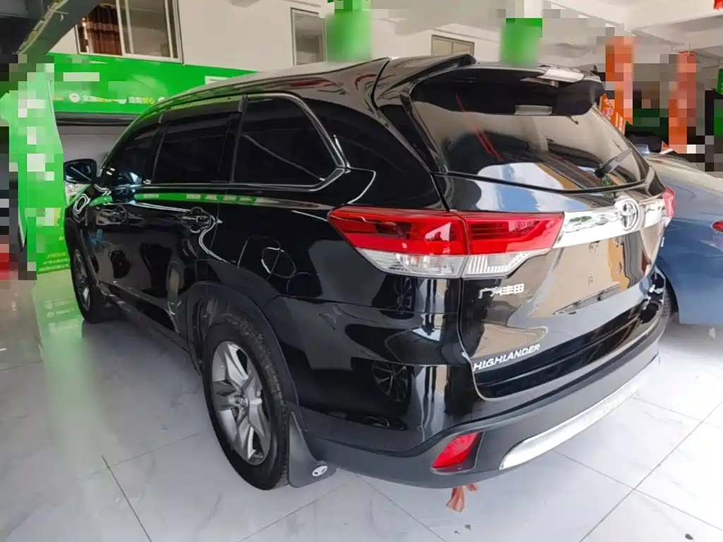 Toyota Highlander — фото 5
