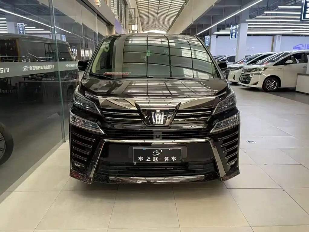 Toyota Vellfire — фото 2