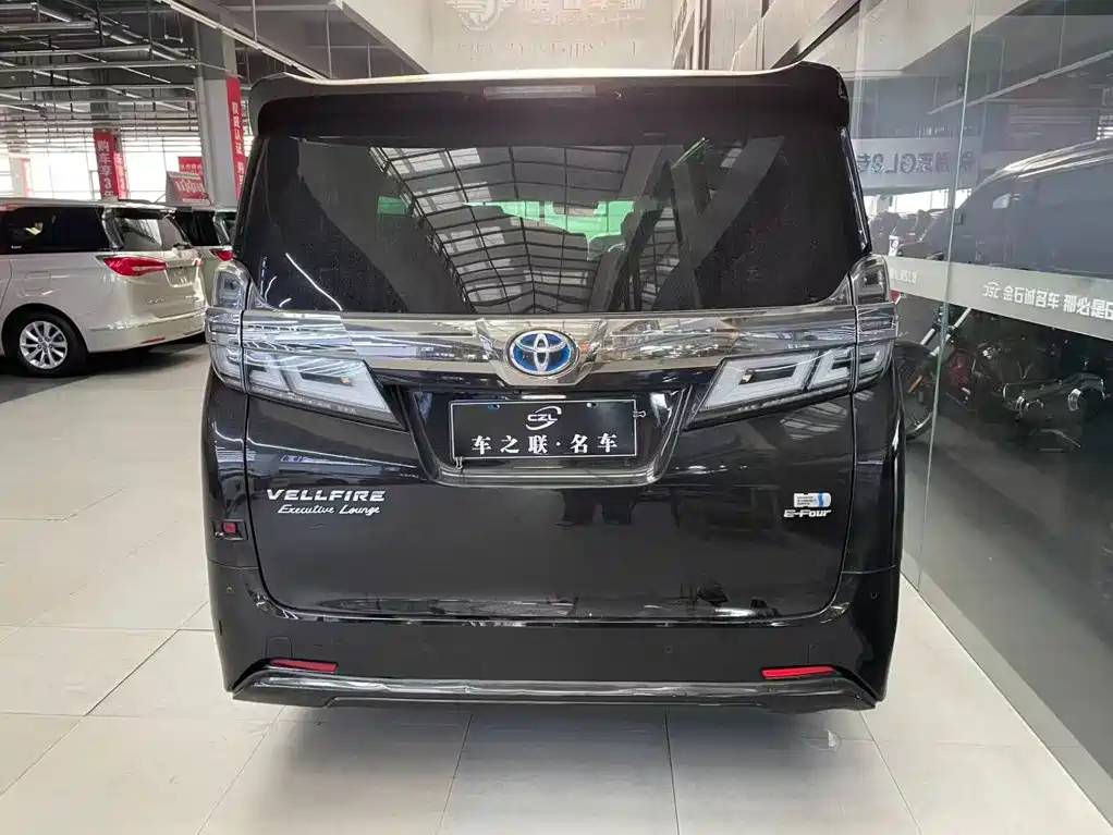 Toyota Vellfire — фото 5