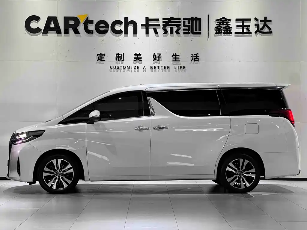 Toyota Alphard — фото 4